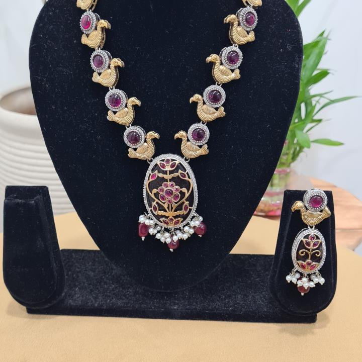 Maroon Stone Necklace